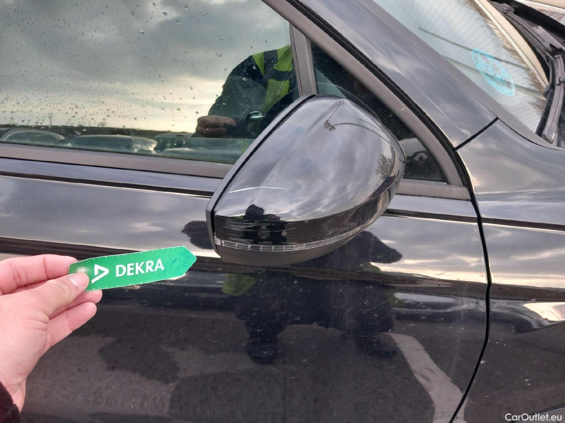  Volkswagen  Tiguan VOLKSWAGEN  / 2020 / 5P / todoterreno Life 2.0 TDI 110kW (150CV) DSG (AC2) #50