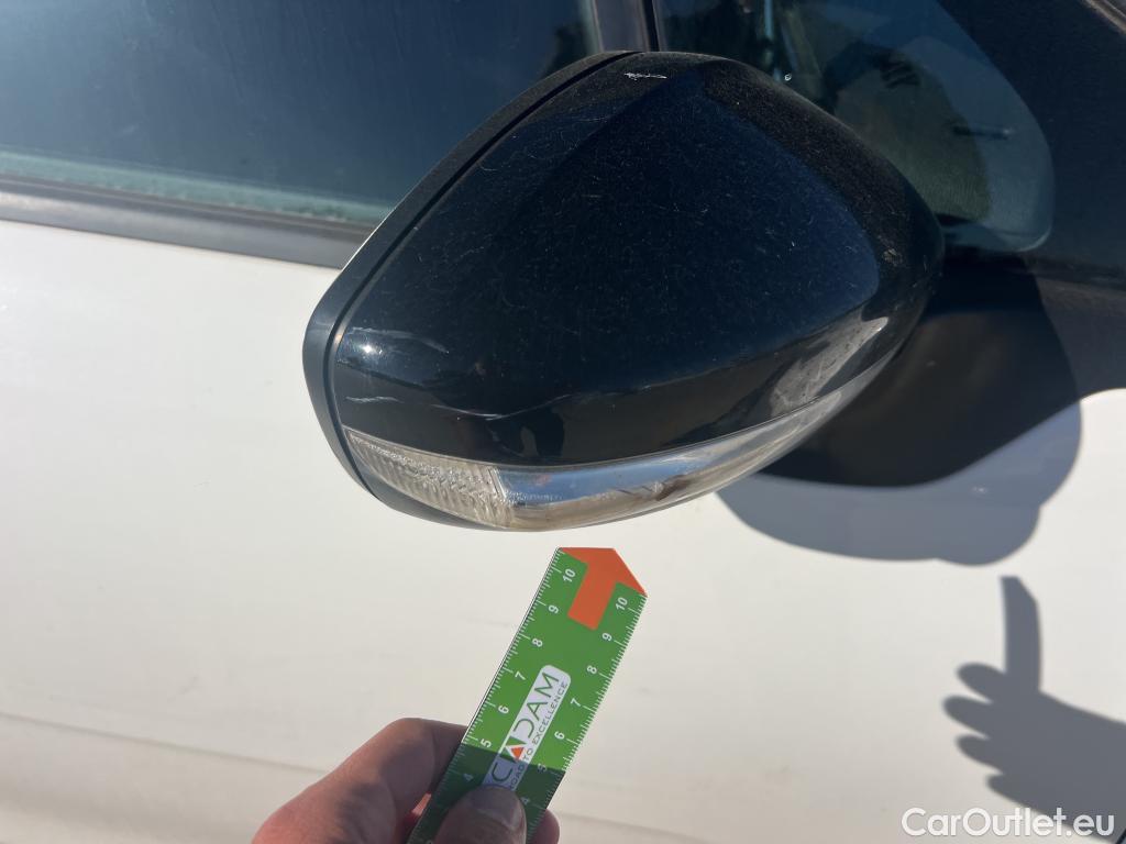  Citroen  C3 CITROEN  / 2020 / 5P / berlina con portón BlueHDi 75KW (100CV) S&S Live Pack #32