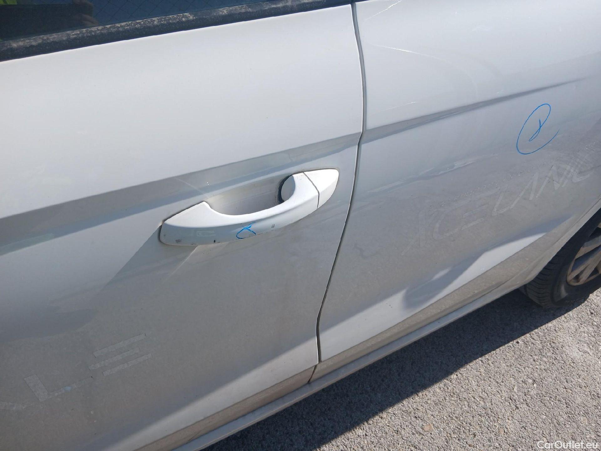  Seat  Ibiza SEAT  / 2017 / 5P / berlina con portón 1.0 TSI 81kW (110CV) Style Plus (AC) #25