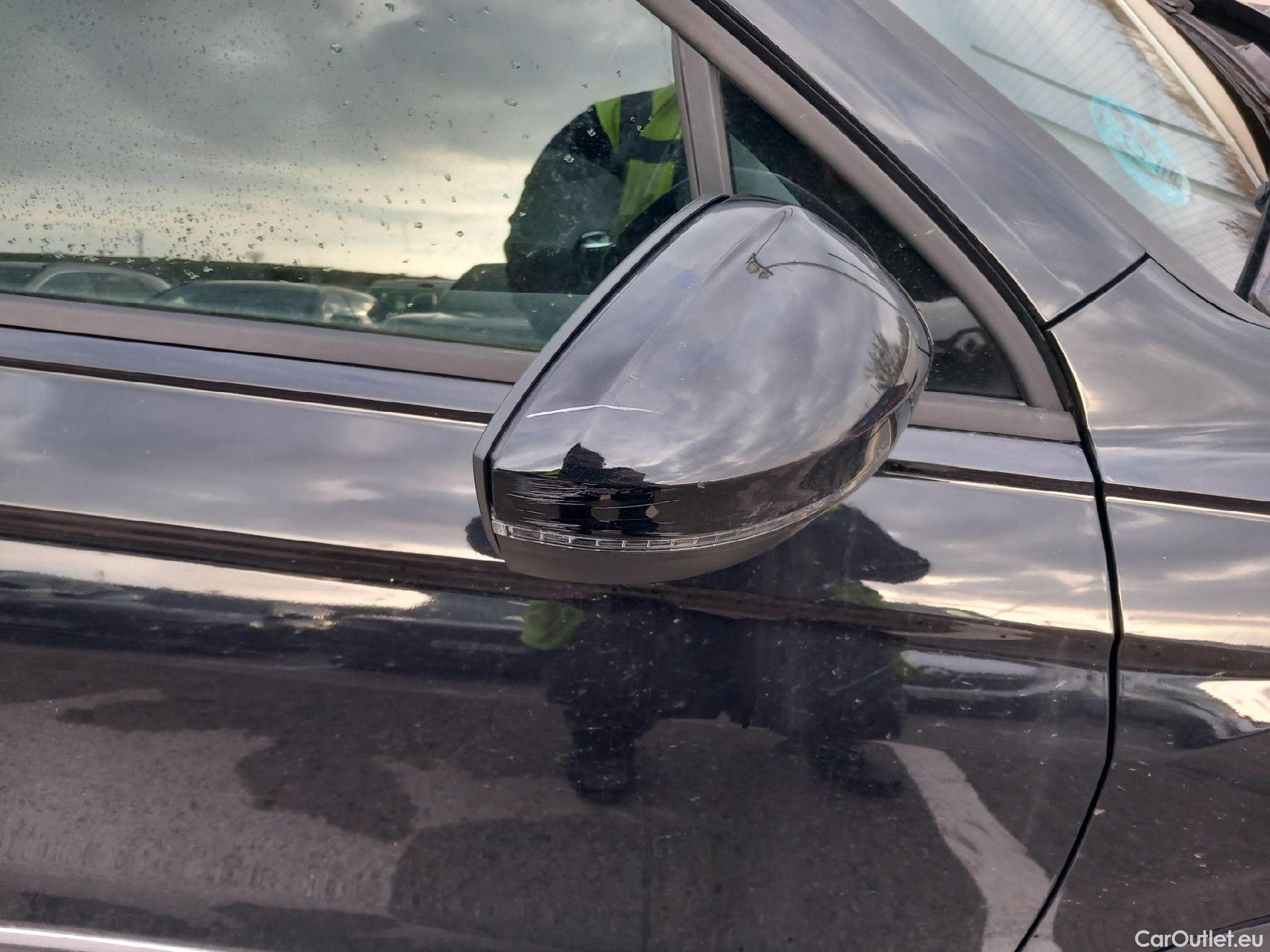  Volkswagen  Tiguan VOLKSWAGEN  / 2020 / 5P / todoterreno Life 2.0 TDI 110kW (150CV) DSG (AC2) #51