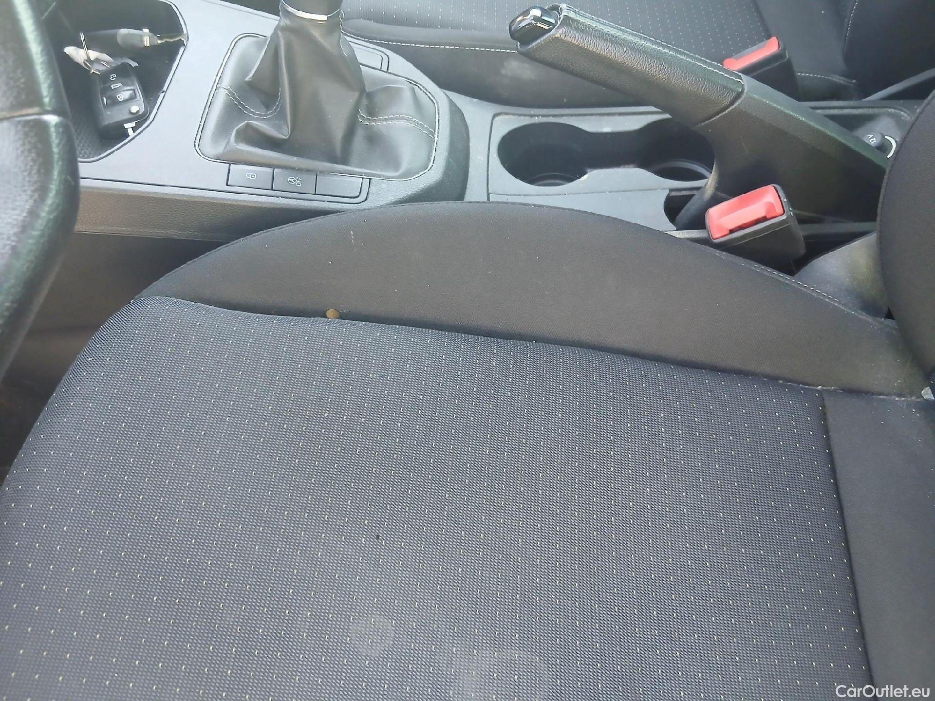  Seat  Ibiza SEAT  / 2017 / 5P / berlina con portón 1.0 TSI 81kW (110CV) Style Plus (AC) #12