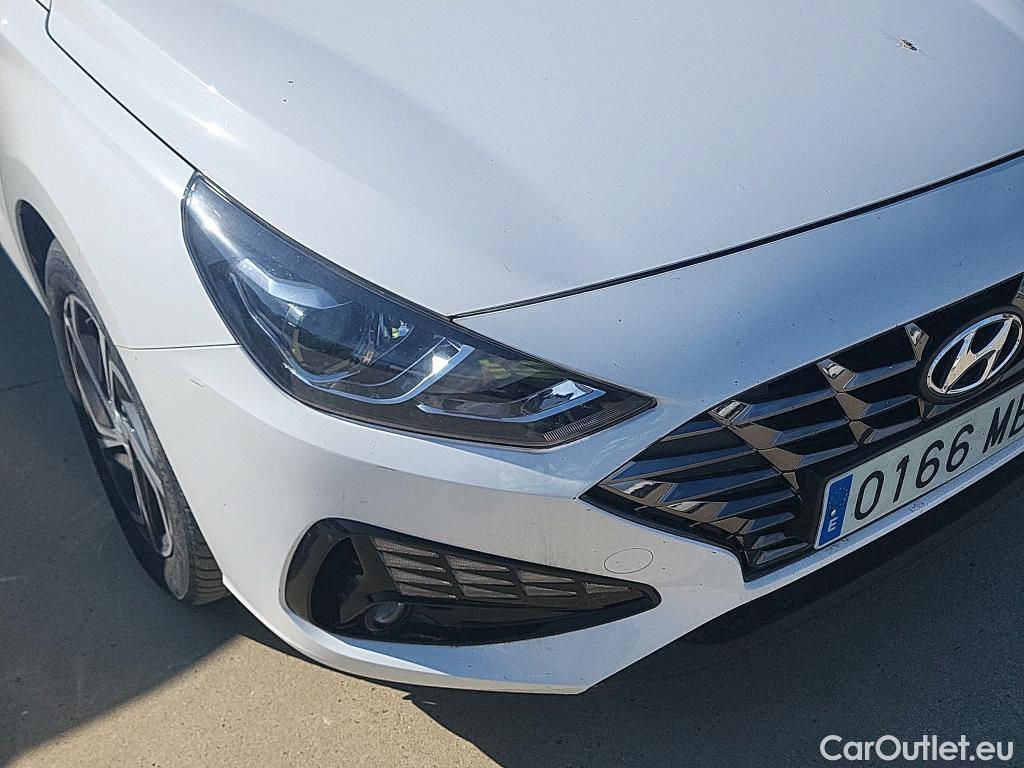  Hyundai  i30 HYUNDAI  / 2020 / 5P / berlina con portón 1.0 TGDI 48V Klass #12