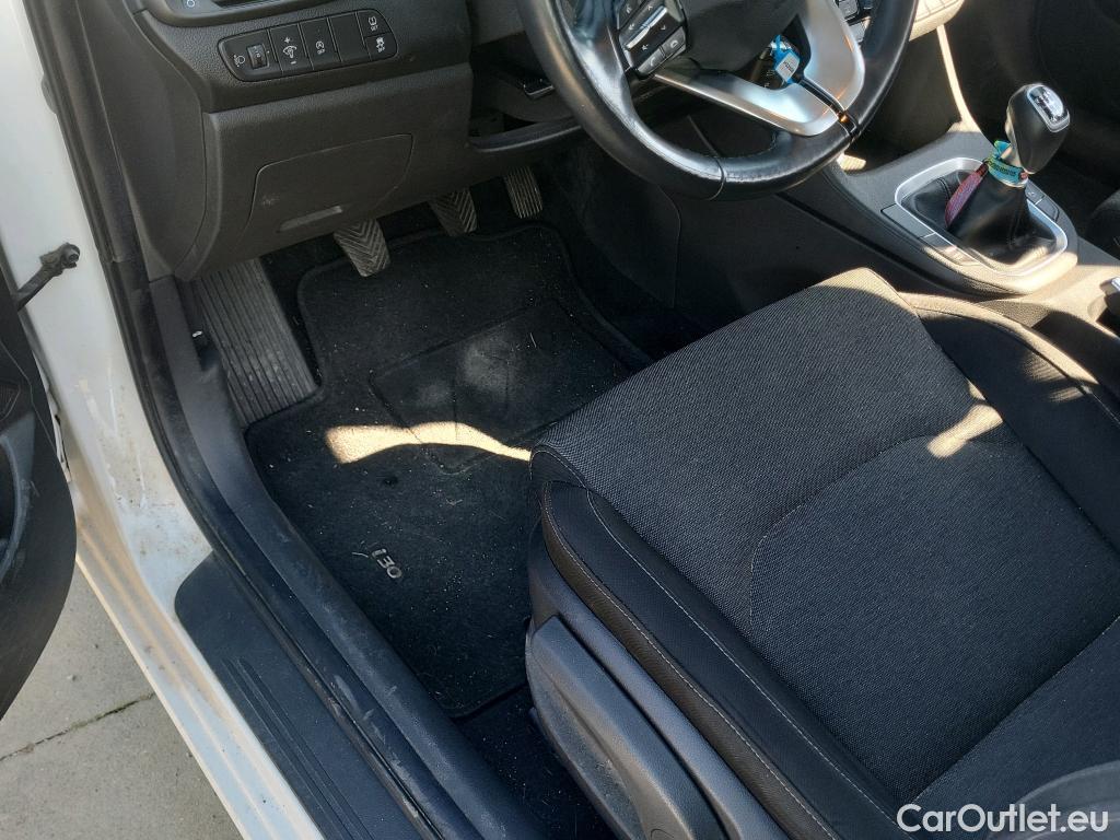  Hyundai  i30 HYUNDAI  / 2020 / 5P / berlina con portón 1.0 TGDI 48V Klass #9