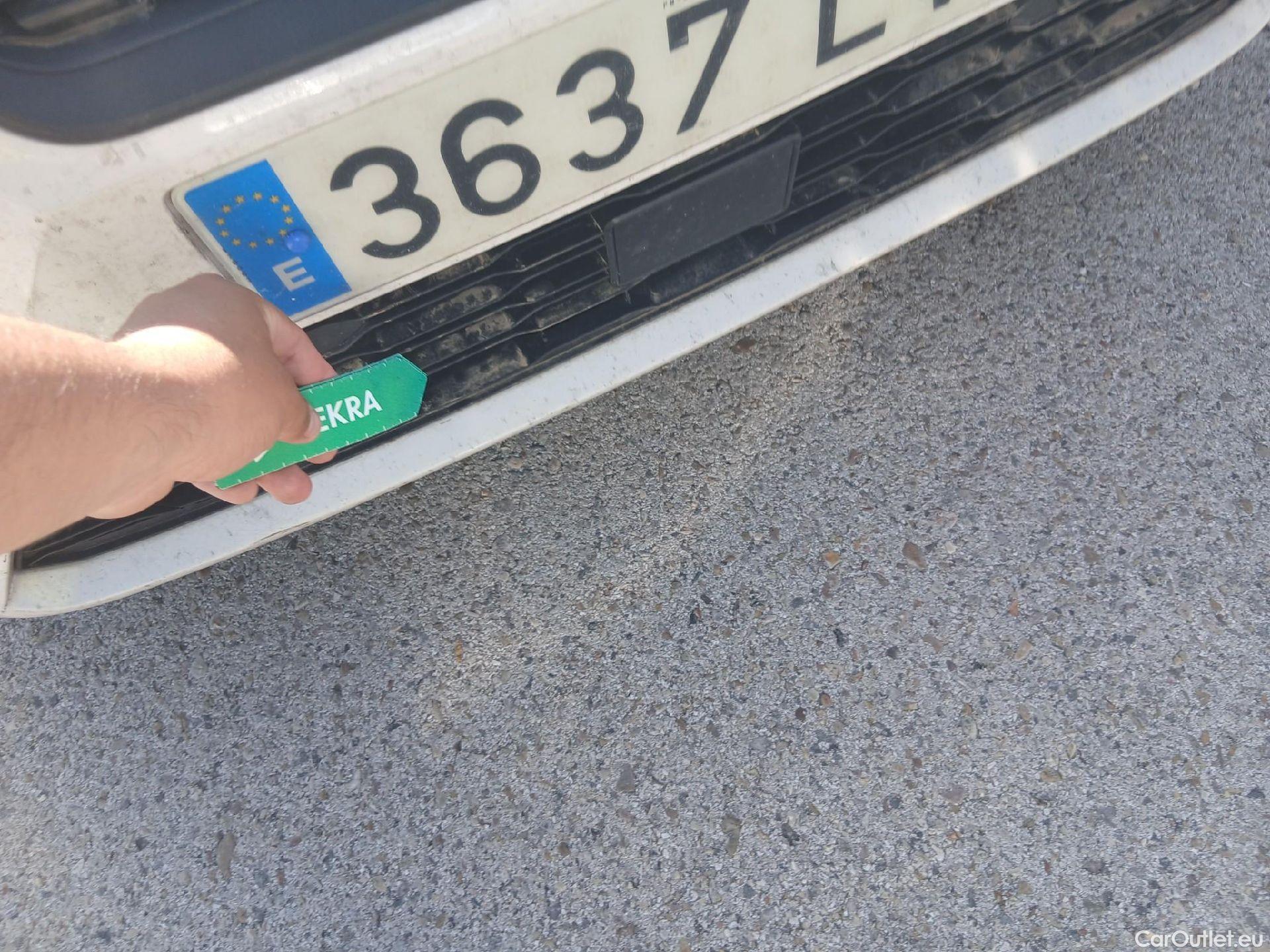  Seat  Ibiza SEAT  / 2017 / 5P / berlina con portón 1.0 TSI 81kW (110CV) Style Plus (AC) #16