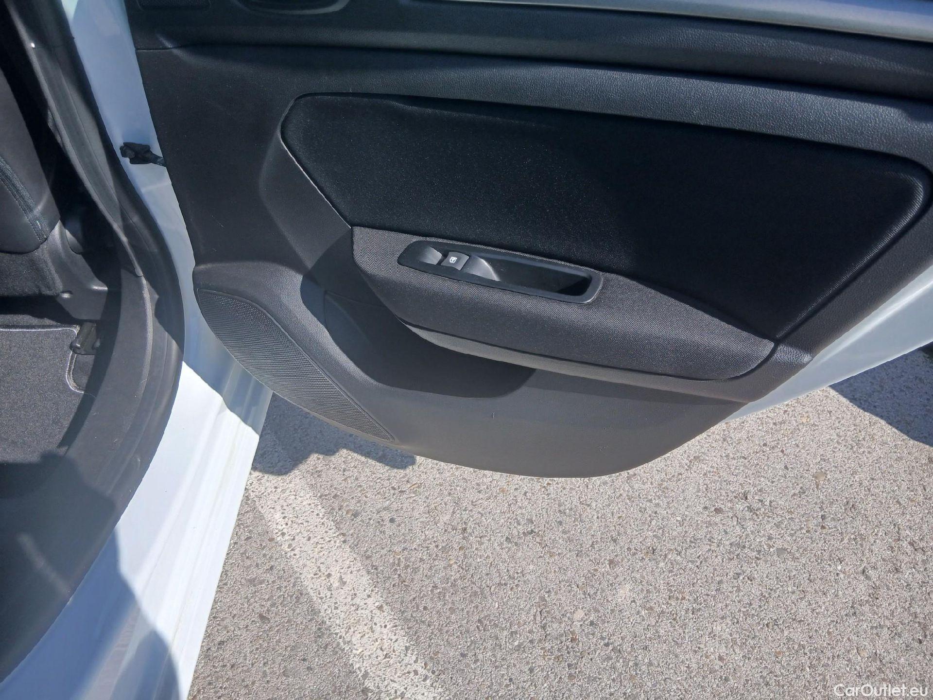  Renault  Megane RENAULT Mégane / 2020 / 5P / berlina con portón Intens Blue dCi 85 kW (115CV) #40