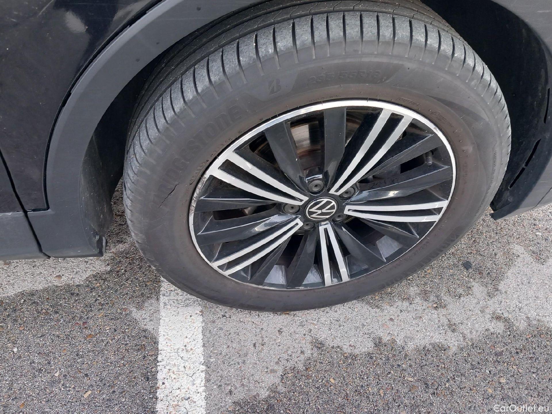  Volkswagen  Tiguan VOLKSWAGEN  / 2020 / 5P / todoterreno Life 2.0 TDI 110kW (150CV) DSG (AC2) #55