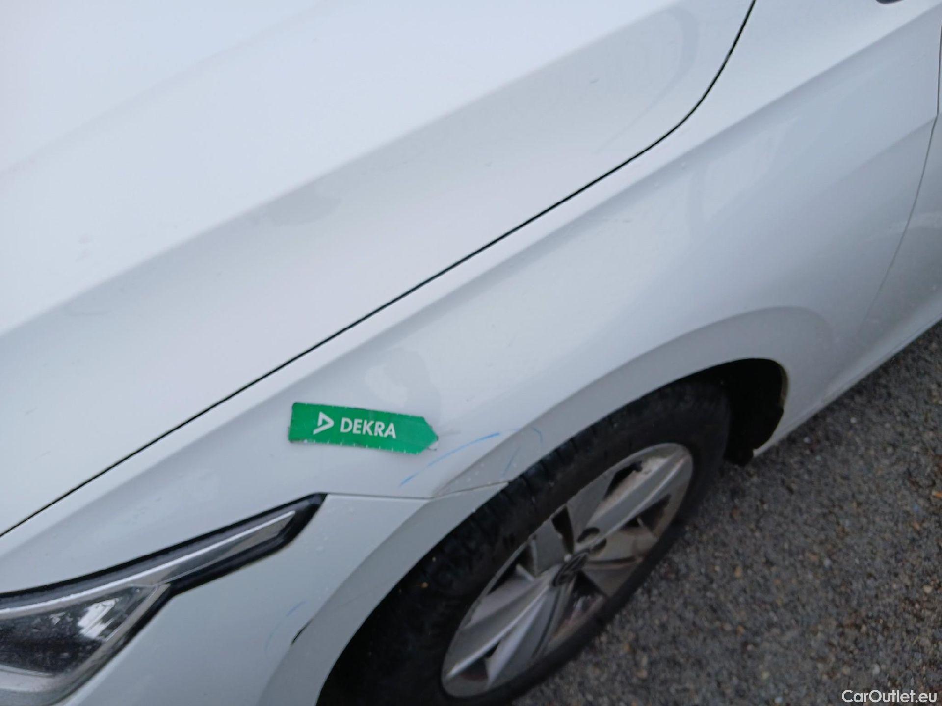  Volkswagen  Golf  VOLKSWAGEN / 2020 / 5P / familiar Life 2.0 TDI 85kW (115CV) Variant #8