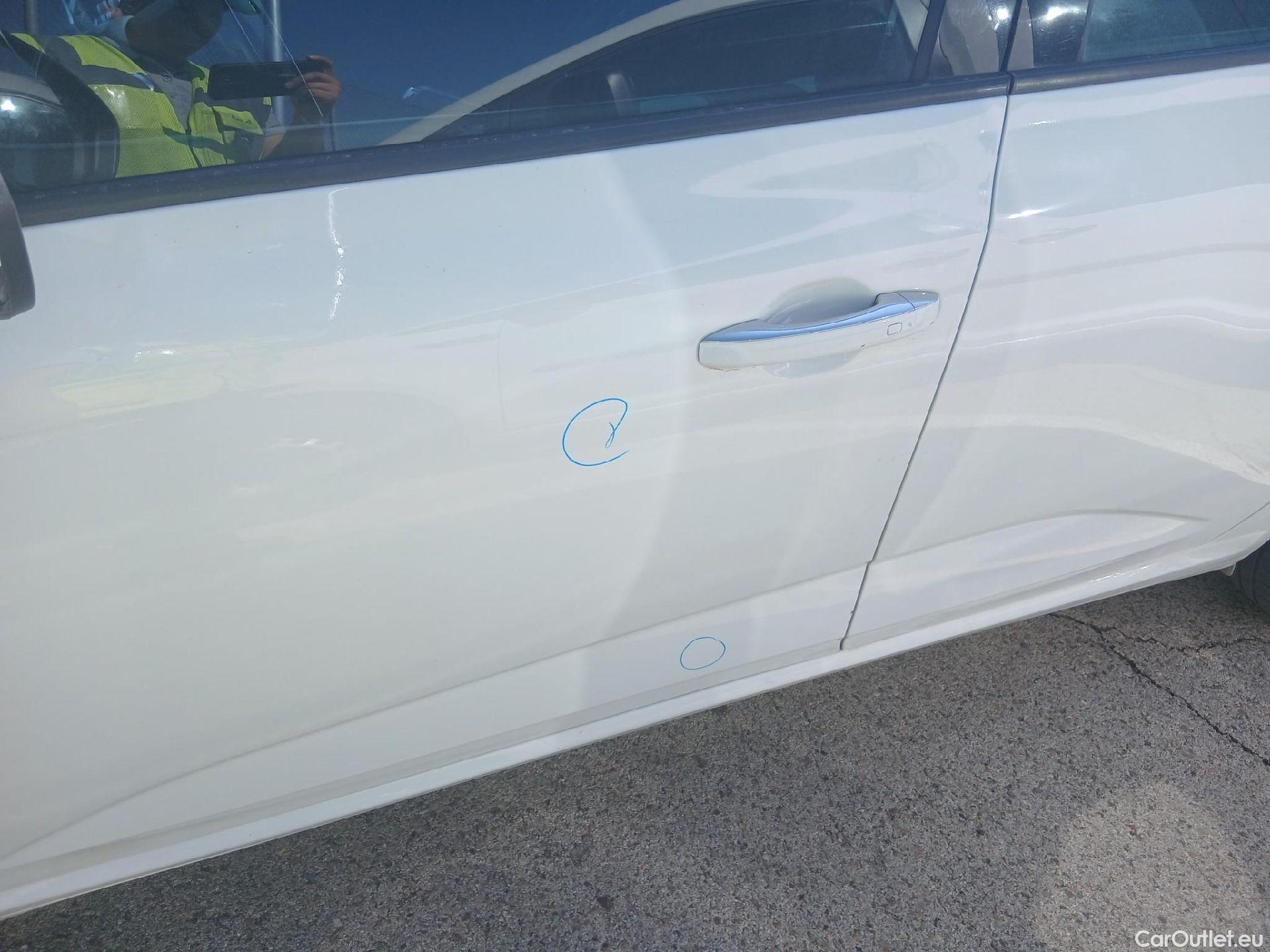  Renault  Megane RENAULT Mégane / 2020 / 5P / berlina con portón Intens Blue dCi 85 kW (115CV) #20