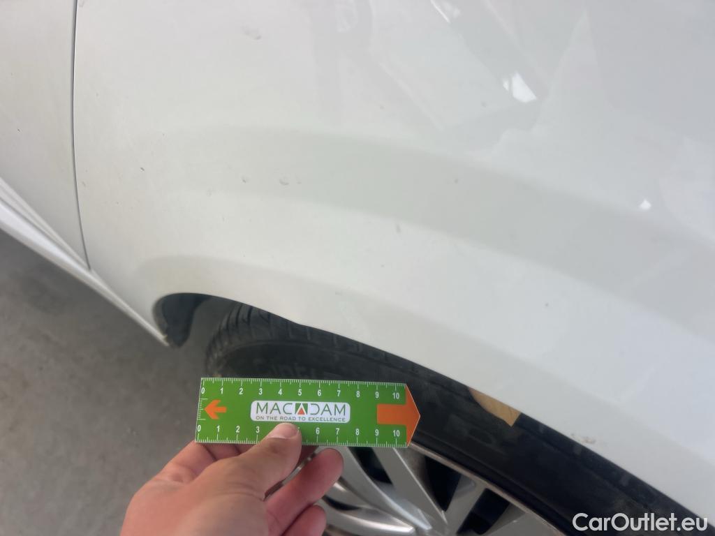  Peugeot  208 PEUGEOT  / 2019 / 5P / berlina con portón BlueHDi 73kW (100CV) Active #10