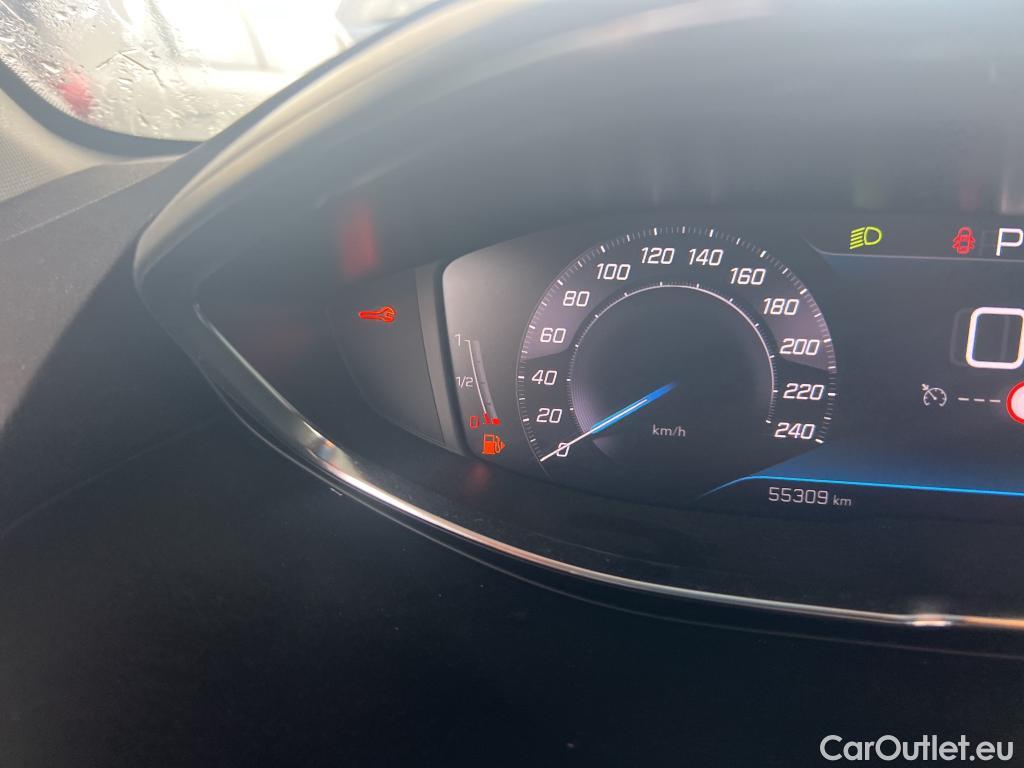  Peugeot  3008 PEUGEOT  / 2020 / 5P / todoterreno 1.2 PureTech 96KW S&S Active Pack EAT8 #18