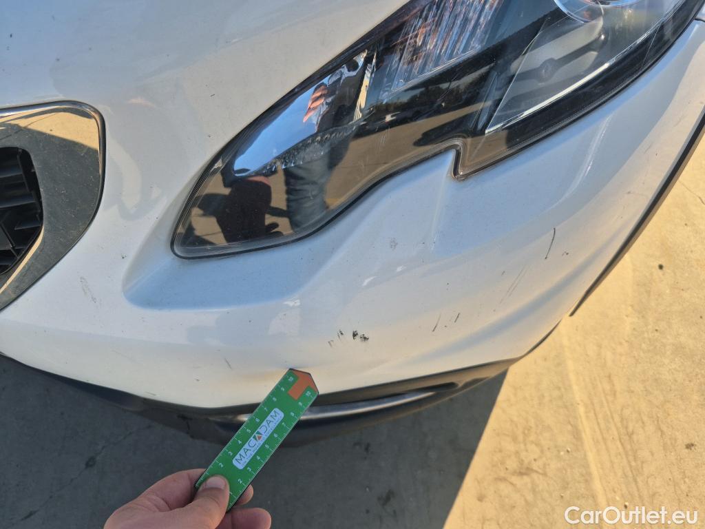  Peugeot  2008 PEUGEOT  / 2016 / 5P / todoterreno Signature BlueHDi 100 S&S 5 Vel. MAN #28