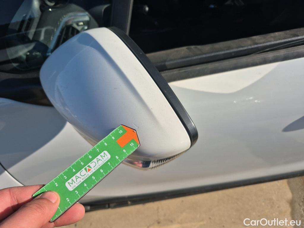  Peugeot  2008 PEUGEOT  / 2016 / 5P / todoterreno Signature BlueHDi 100 S&S 5 Vel. MAN #47