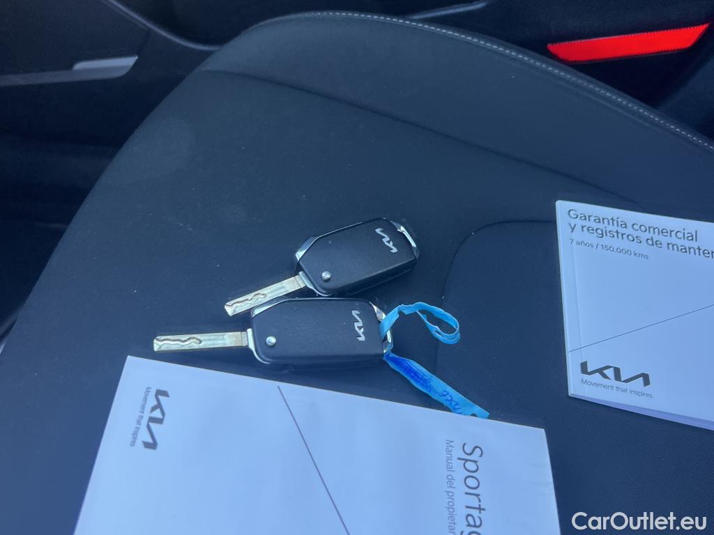 KIA  Sportage KIA  / 2022 / 5P / todoterreno 1.6 T-GDi 110kW (150CV) Concept 4x2 #3