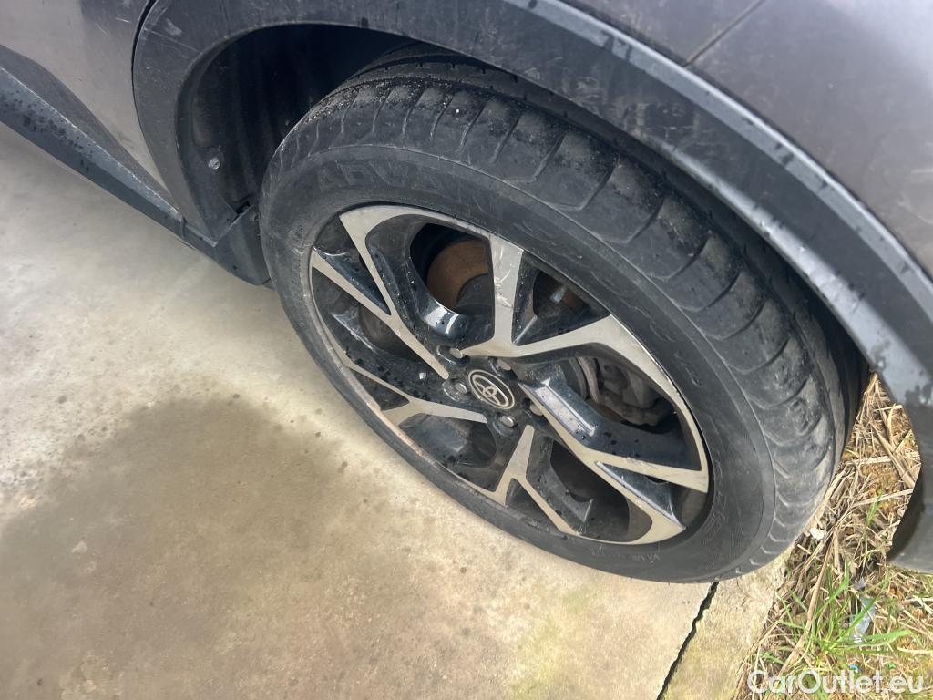  Toyota  C-HR TOYOTA  / 2019 / 5P / todoterreno 1.8 125H Advance #5