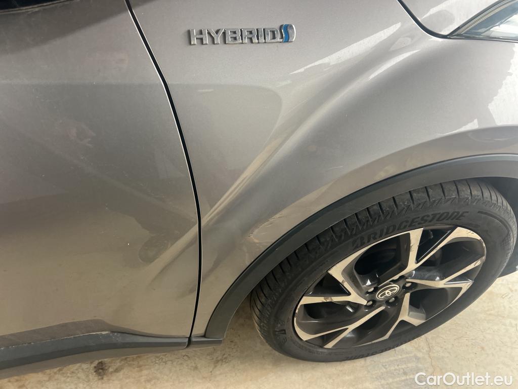  Toyota  C-HR TOYOTA  / 2019 / 5P / todoterreno 1.8 125H Advance #3
