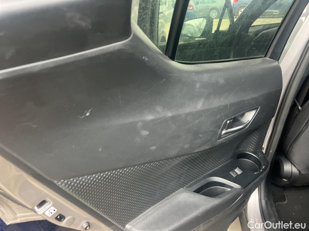  Toyota  C-HR TOYOTA  / 2019 / 5P / todoterreno 1.8 125H Advance #26