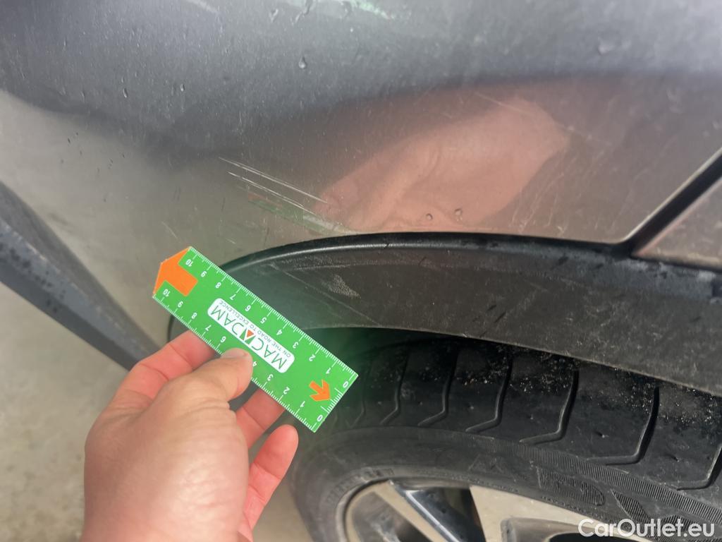  Toyota  C-HR TOYOTA  / 2019 / 5P / todoterreno 1.8 125H Advance #23