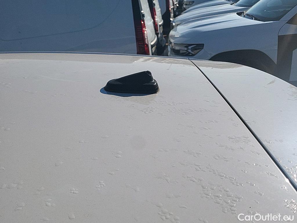  Seat  Ibiza SEAT  / 2017 / 5P / berlina con portón 1.0 MPI 59kW (80CV) Reference Plus(SP) #24