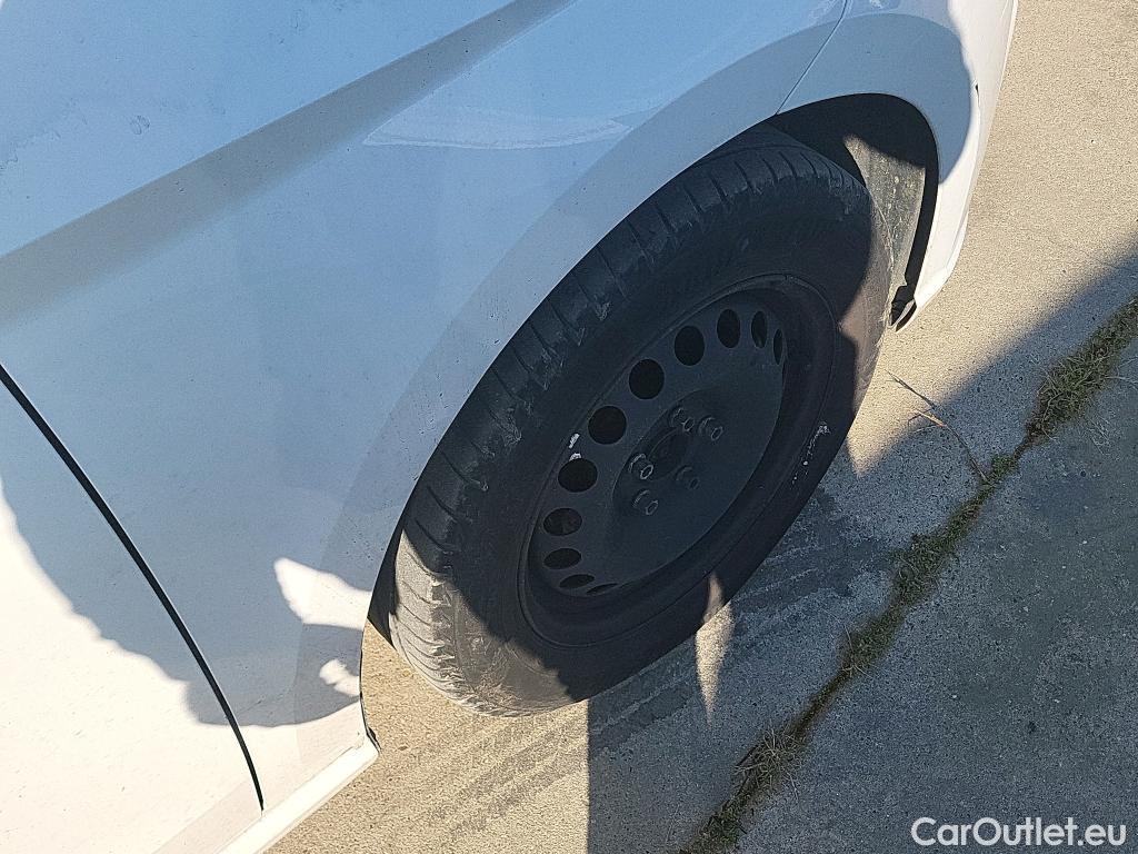  Seat  Ibiza SEAT  / 2017 / 5P / berlina con portón 1.0 MPI 59kW (80CV) Reference Plus(SP) #17