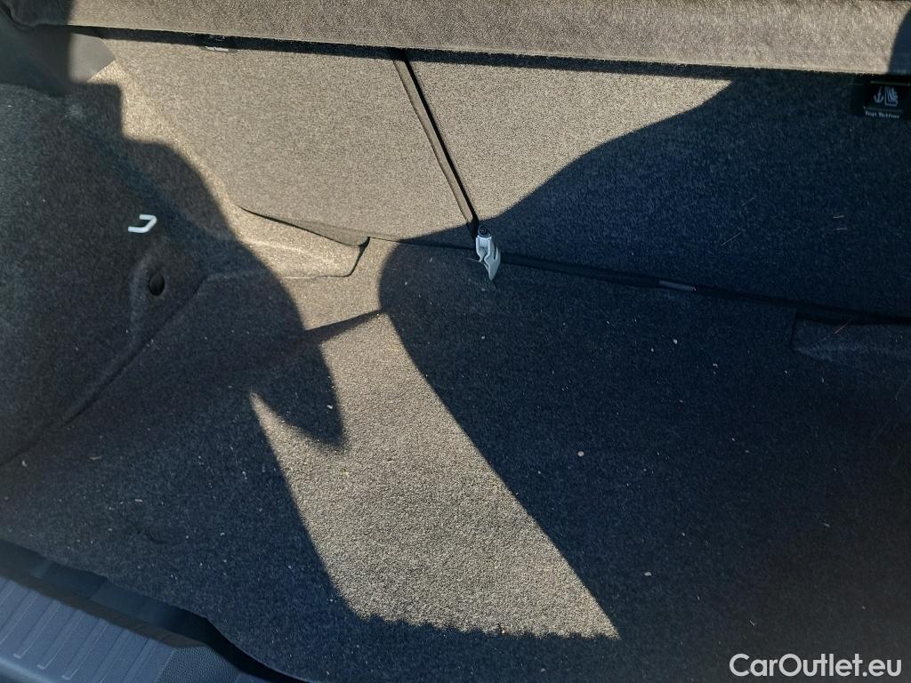  Seat  Ibiza SEAT  / 2017 / 5P / berlina con portón 1.0 MPI 59kW (80CV) Reference Plus(SP) #19