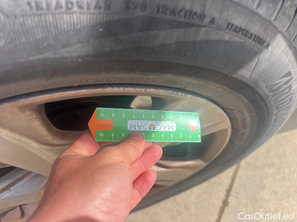  Toyota  RAV4 TOYOTA  / 2018 / 5P / todoterreno 2.5l 220H Business #2