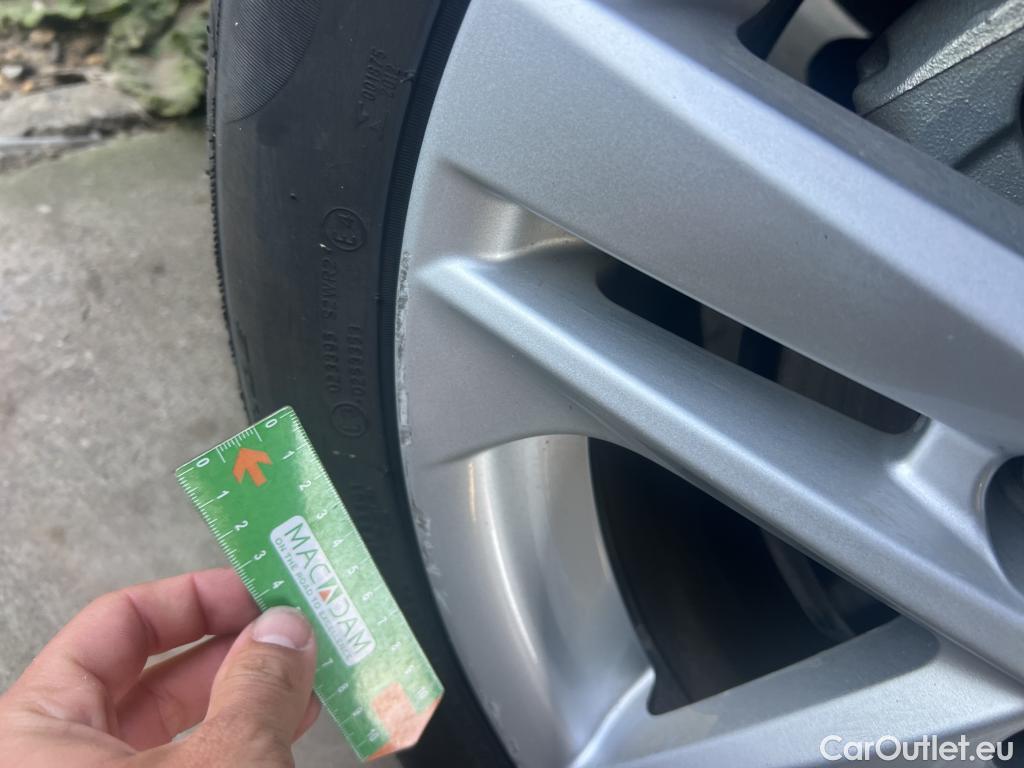  Toyota  Corolla TOYOTA  / 2019 / 5P / familiar 1.8 125H ACTIVE TECH E-CVT TOU SPORT #10