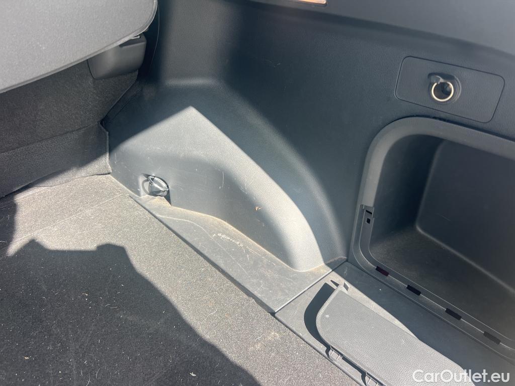  Toyota  RAV4 TOYOTA  / 2018 / 5P / todoterreno 2.5l 220H Business #7