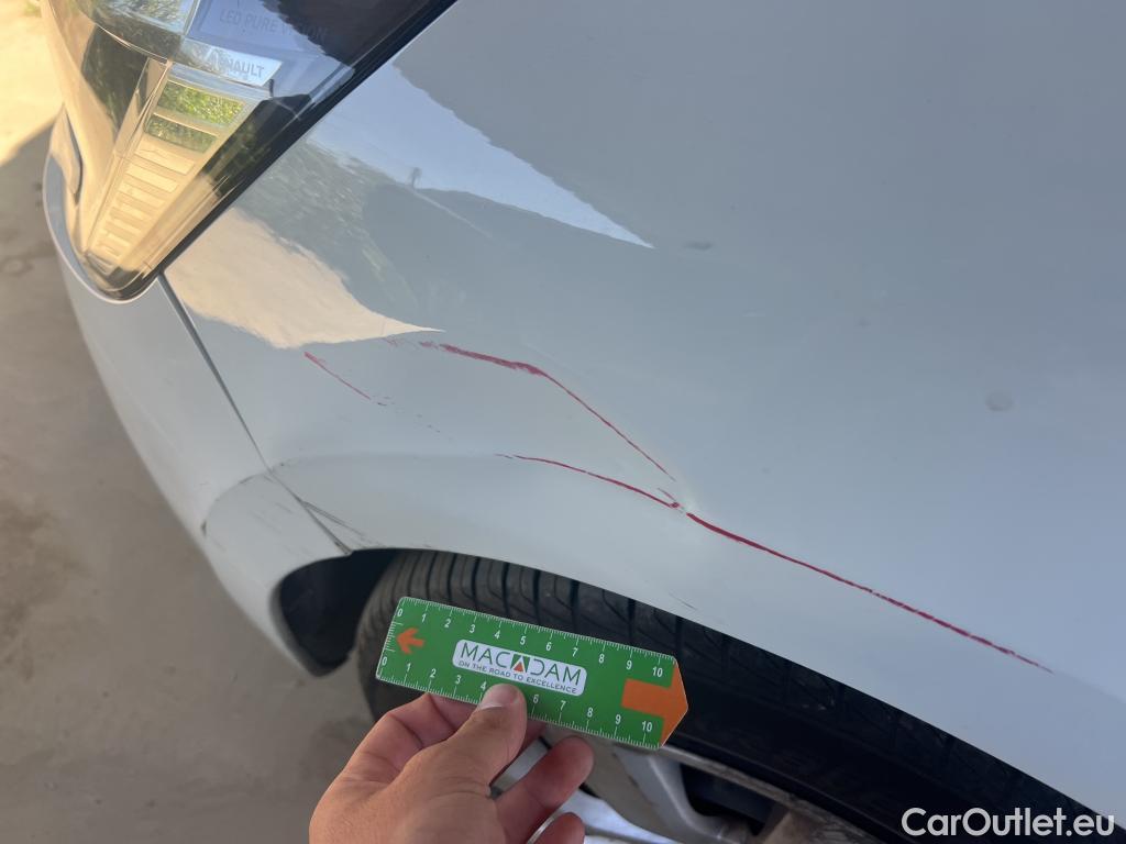  Renault  Clio RENAULT  / 2019 / 5P / berlina con portón Life SCe 49 kW (67CV) #6