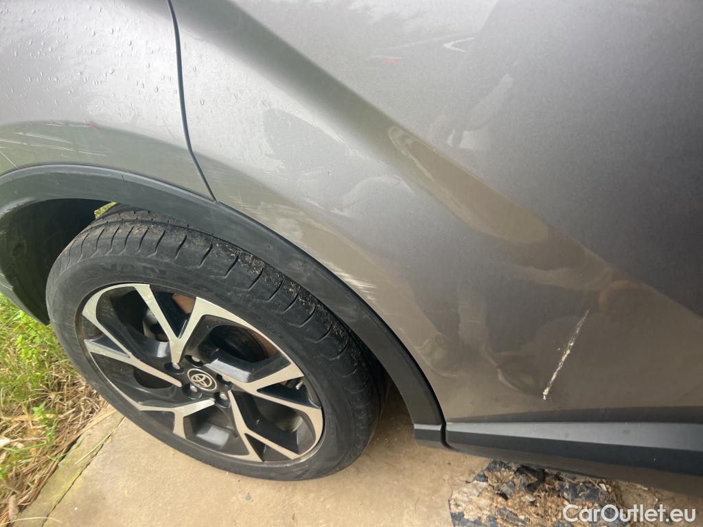  Toyota  C-HR TOYOTA  / 2019 / 5P / todoterreno 1.8 125H Advance #24