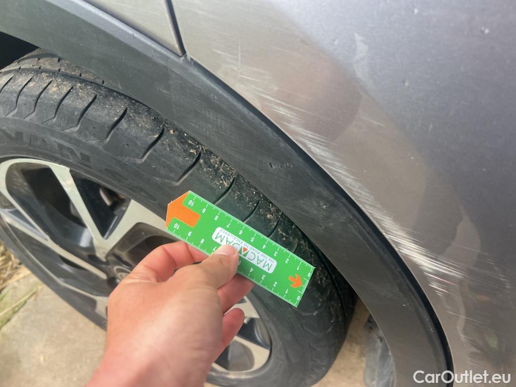  Toyota  C-HR TOYOTA  / 2019 / 5P / todoterreno 1.8 125H Advance #34