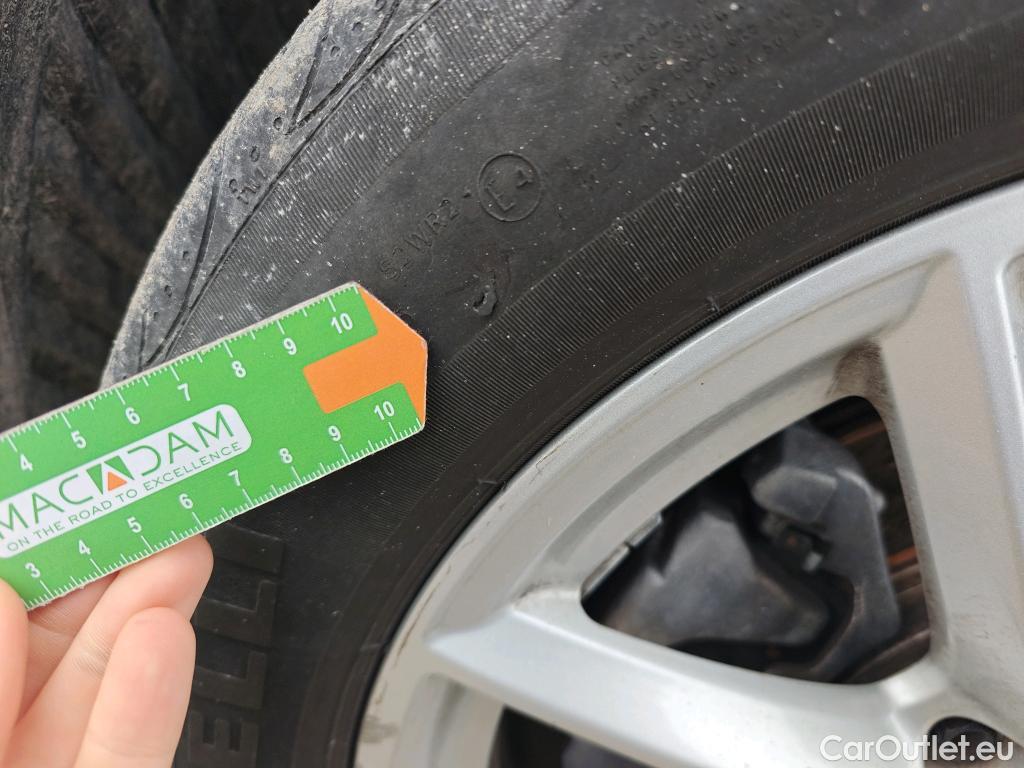  Bmw  X1 BMW  / 2019 / 5P / todoterreno sDrive16d #7