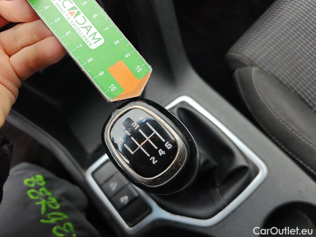  KIA  Sportage KIA  1.6MHEV Drive 100kW(136CV) 4x2(Crist Tintados) #72