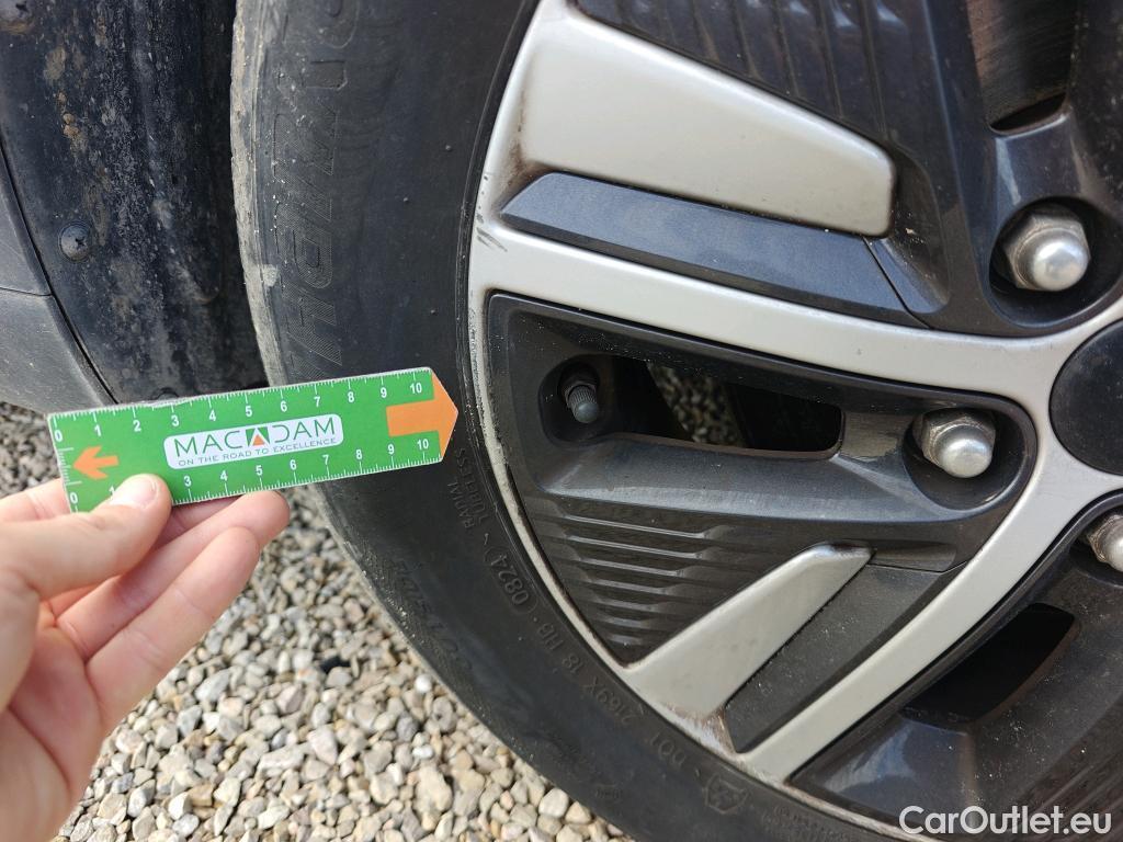  KIA  Niro KIA  / 2019 / 5P / crossover 1.6 GDi HEV 104kW (141CV) Drive #36