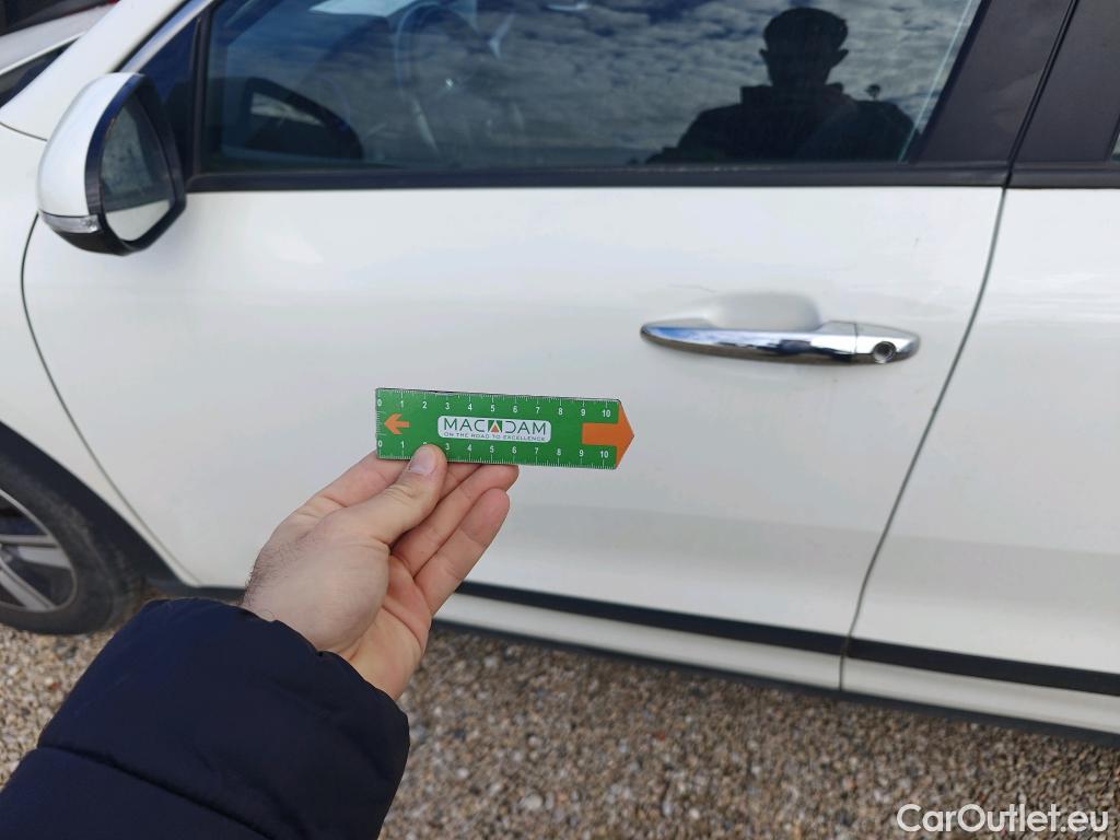  KIA  Niro KIA  / 2019 / 5P / crossover 1.6 GDi HEV 104kW (141CV) Drive #16