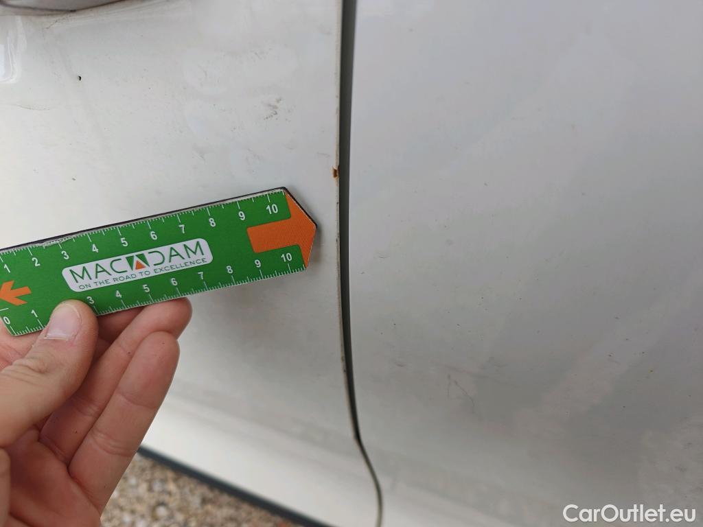  KIA  Niro KIA  / 2019 / 5P / crossover 1.6 GDi HEV 104kW (141CV) Drive #18