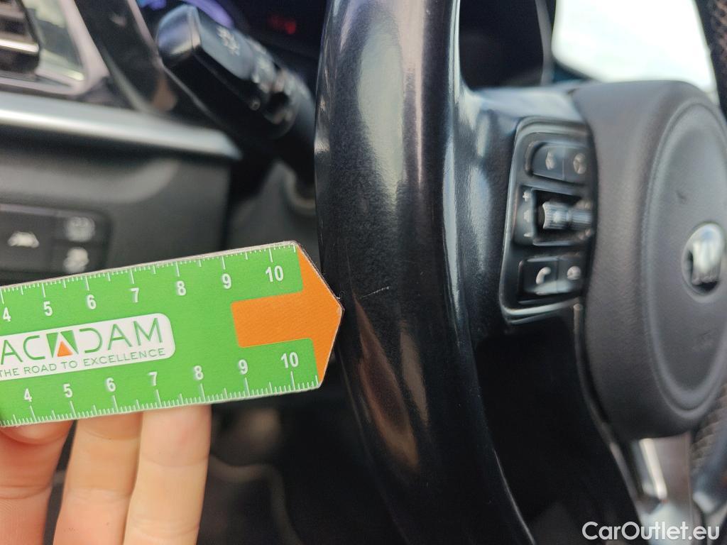  KIA  Niro KIA  / 2019 / 5P / crossover 1.6 GDi HEV 104kW (141CV) Drive #40