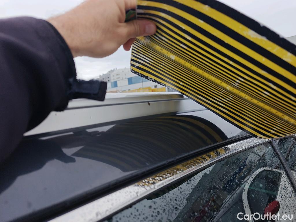  KIA  Sportage KIA  1.6MHEV Drive 100kW(136CV) 4x2(Crist Tintados) #43