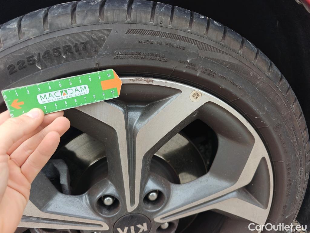  KIA  Cee'd KIA Ceed / 2018 / 5P / berlina con portón 1.6 MHEV iMT 100kW (136CV) Tech #39