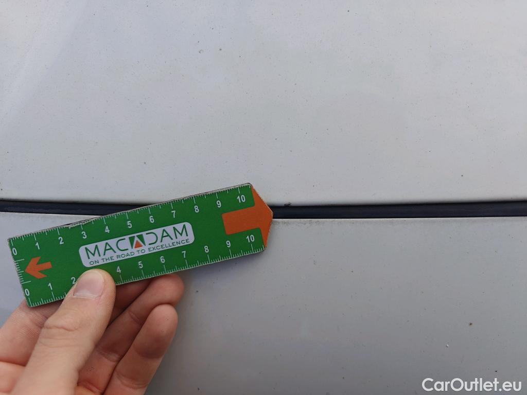  KIA  Niro KIA  / 2019 / 5P / crossover 1.6 GDi HEV 104kW (141CV) Drive #11