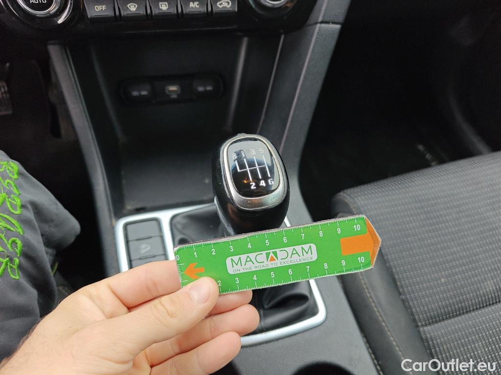  KIA  Sportage KIA  1.6MHEV Drive 100kW(136CV) 4x2(Crist Tintados) #71