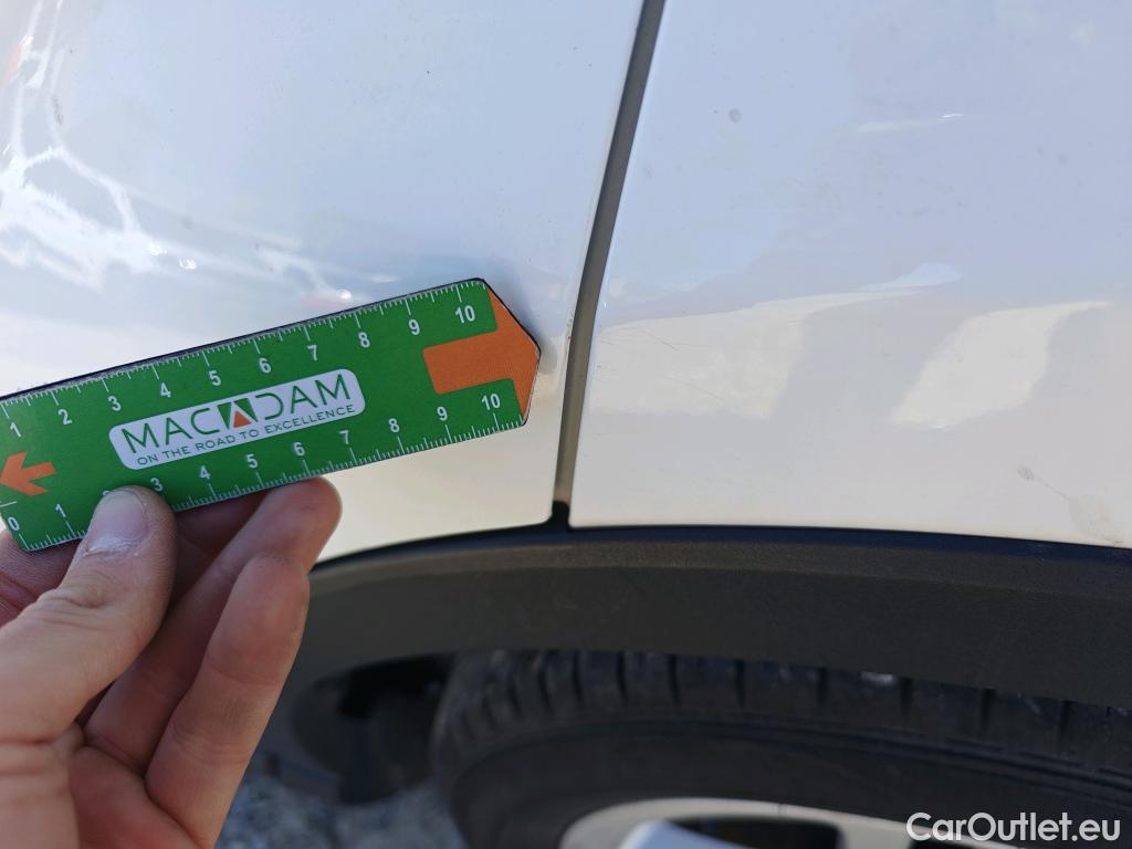  Toyota  C-HR TOYOTA  / 2019 / 5P / todoterreno 1.8 125H Active #28