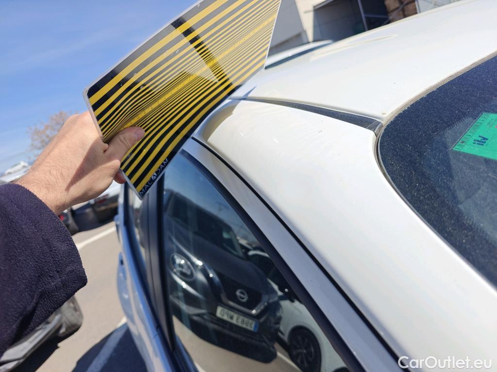  Toyota  Yaris TOYOTA  / 2020 / 5P / berlina con portón 1.5 120H Business Plus #7