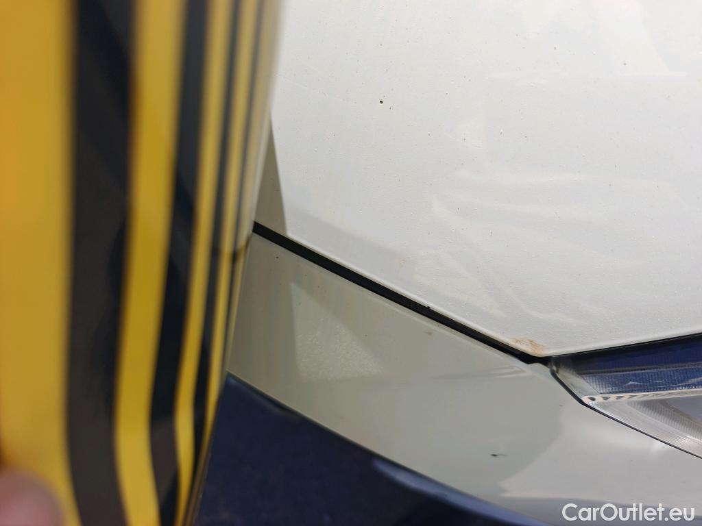  Toyota  Yaris TOYOTA  / 2020 / 5P / berlina con portón 1.5 120H Active Tech #2