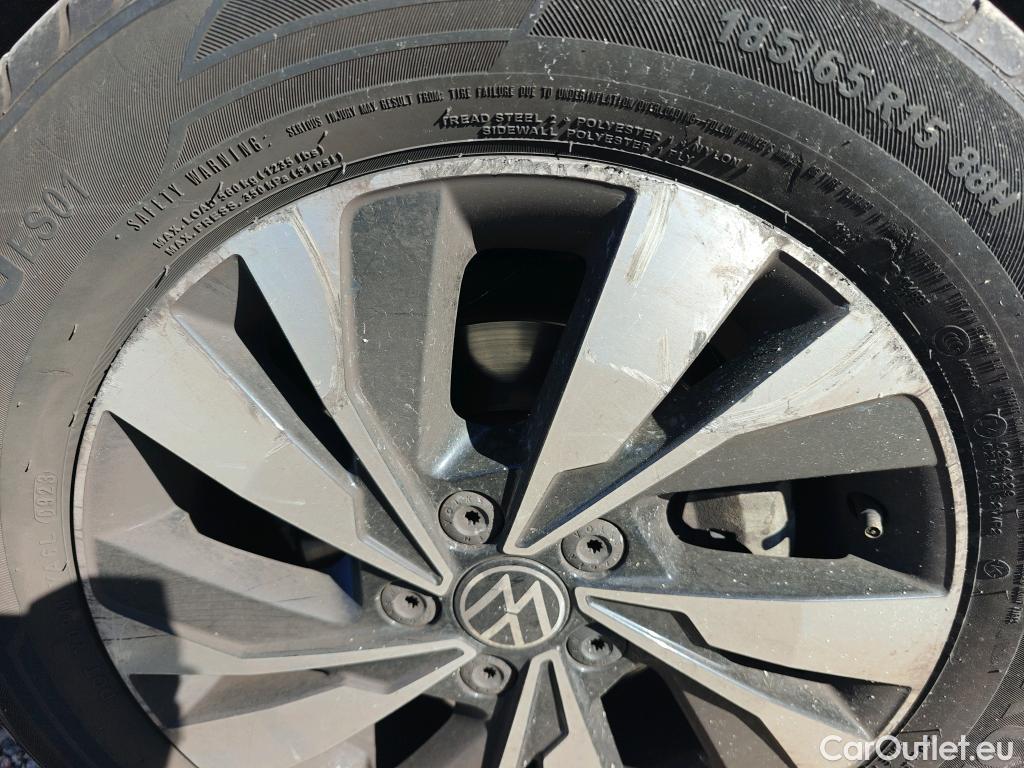  Volkswagen  Polo VOLKSWAGEN  / 2017 / 5P / berlina con portón Advance 1.0 TSI 70kW (95CV) #2