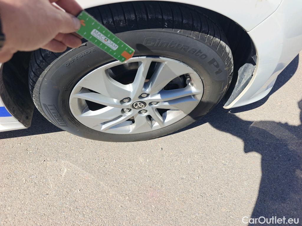  Toyota  Yaris TOYOTA  / 2020 / 5P / berlina con portón 1.5 120H Active Tech #22