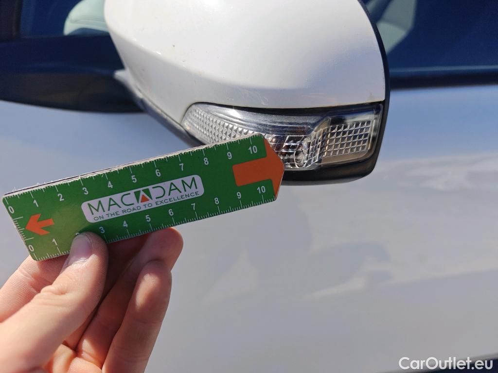  Toyota  C-HR TOYOTA  / 2019 / 5P / todoterreno 1.8 125H Active #39