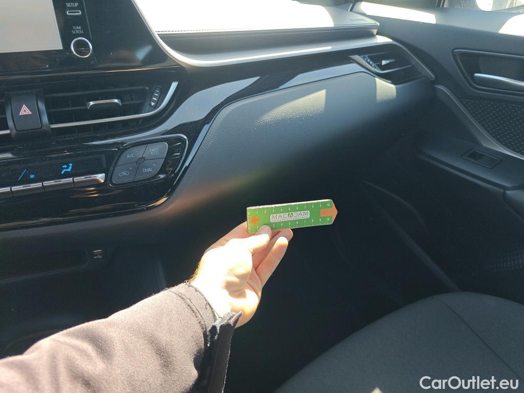  Toyota  C-HR TOYOTA  / 2019 / 5P / todoterreno 1.8 125H Active #16