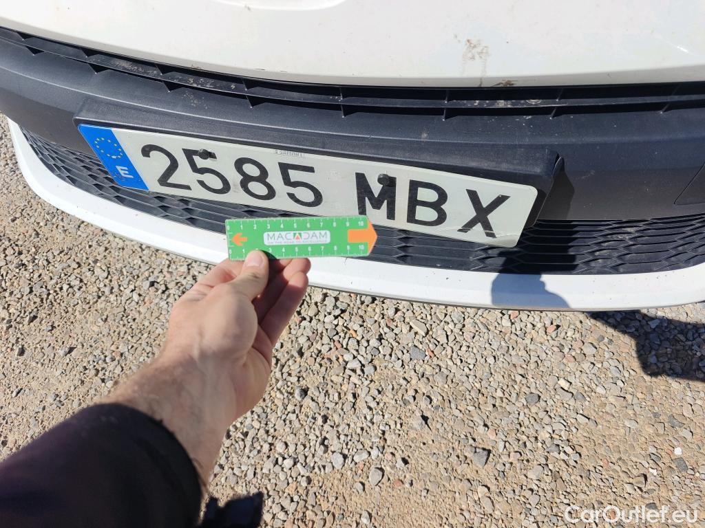  Toyota  C-HR TOYOTA  / 2019 / 5P / todoterreno 1.8 125H Active #23