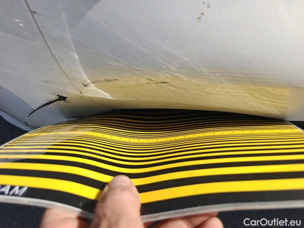  Toyota  Yaris TOYOTA  / 2020 / 5P / berlina con portón 1.5 120H Active Tech #4