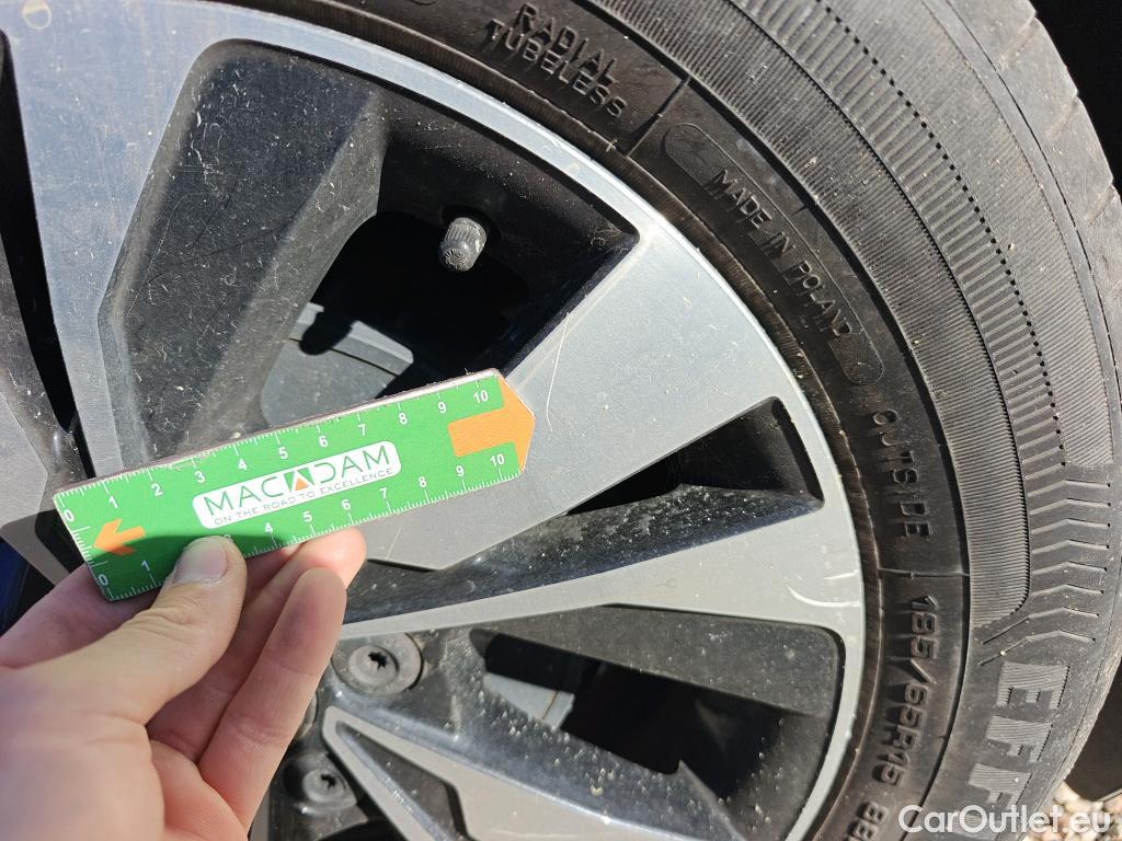  Volkswagen  Polo VOLKSWAGEN  / 2017 / 5P / berlina con portón Advance 1.0 TSI 70kW (95CV) #6